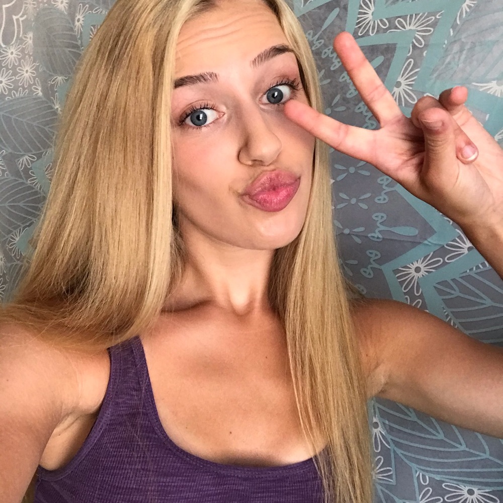 Meet your Posher, Rhea